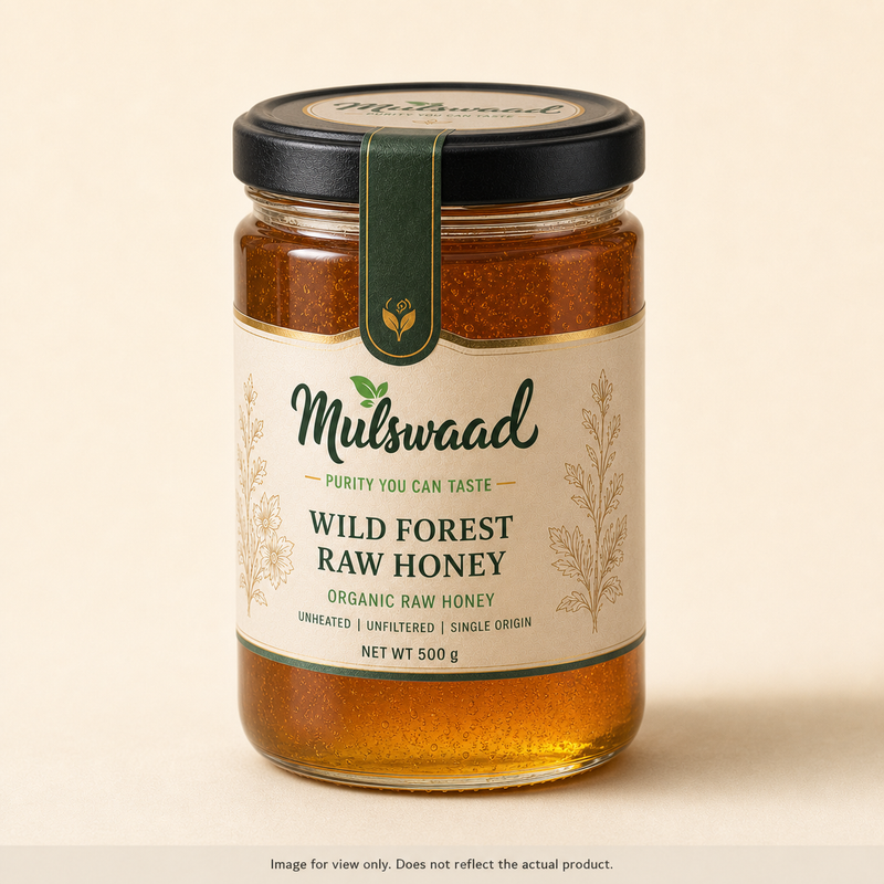 Wild Forest Raw Honey detail