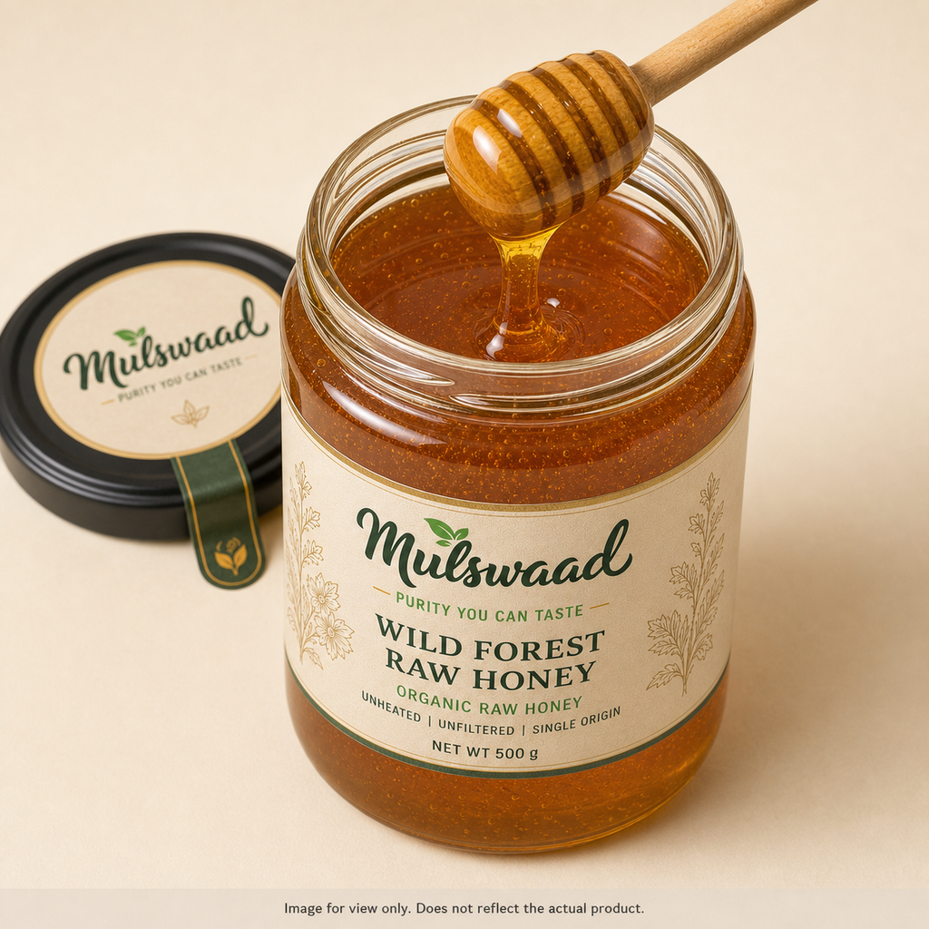 Wild Forest Raw Honey detail