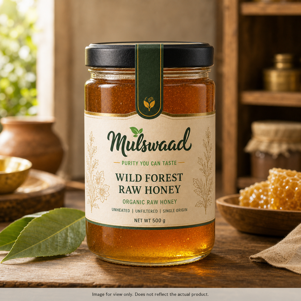 Wild Forest Raw Honey detail